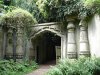 250px-EgyptianAvenue_HighgateCemetery.JPG